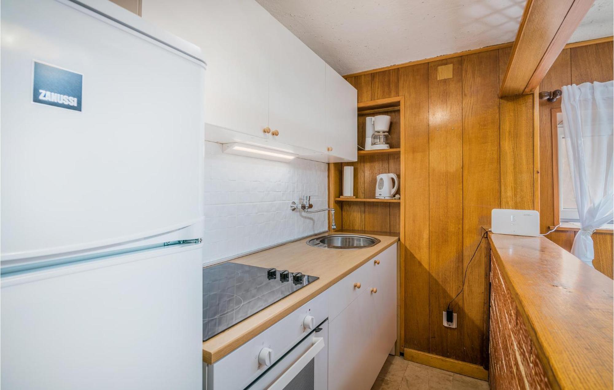 2 Bedroom Gorgeous Home In Baska 外观 照片