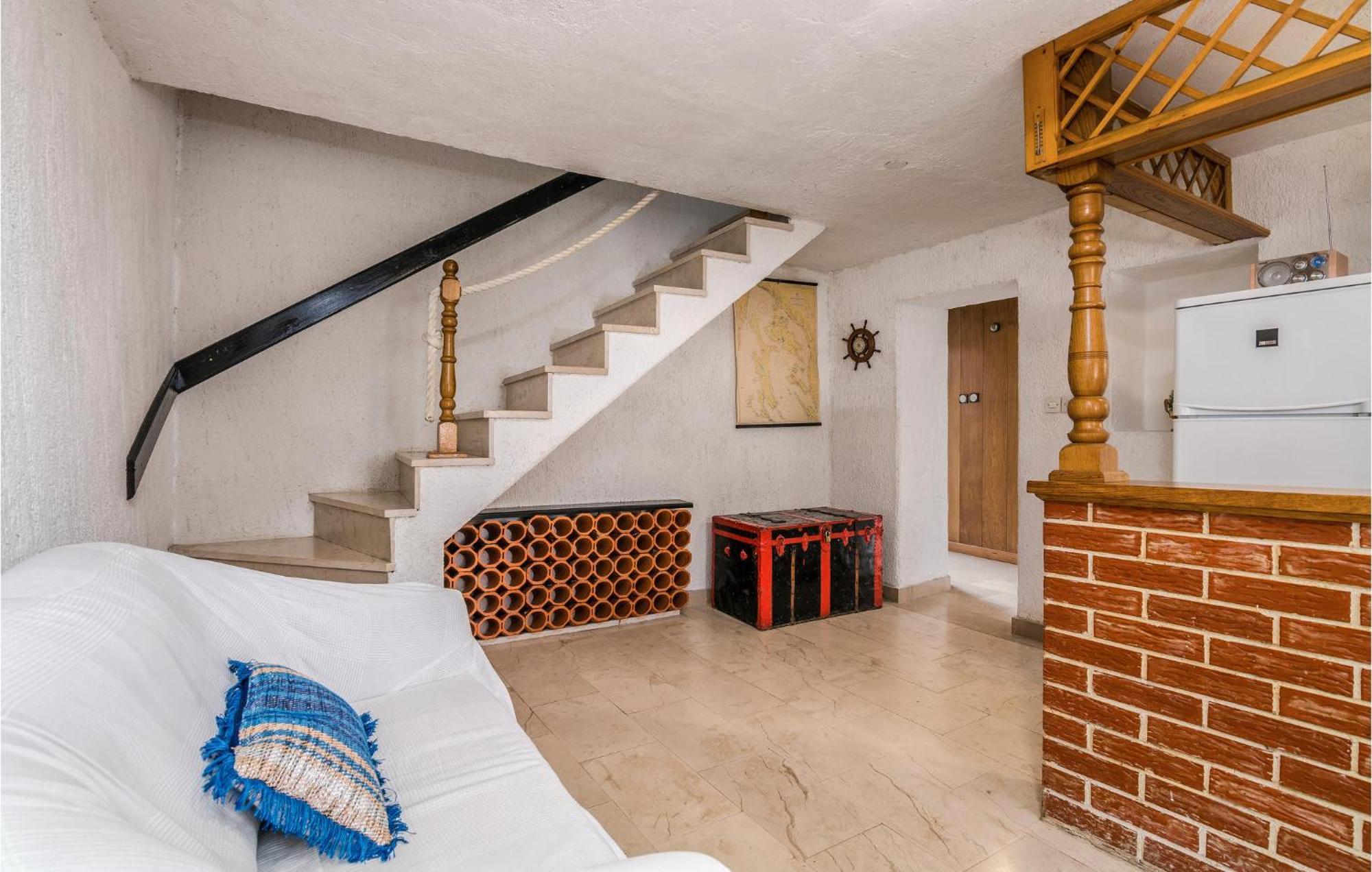 2 Bedroom Gorgeous Home In Baska 外观 照片
