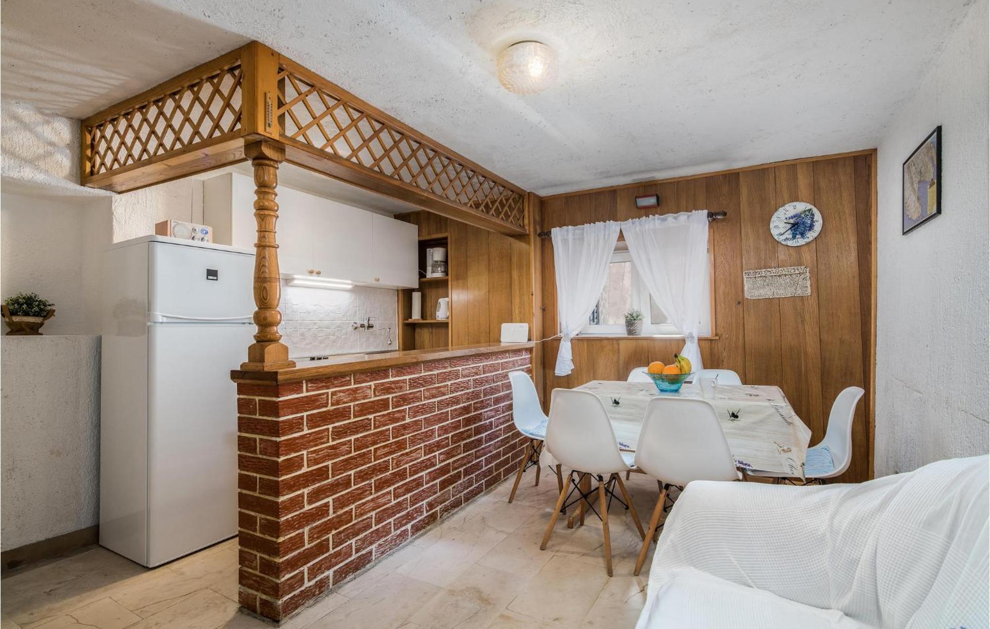 2 Bedroom Gorgeous Home In Baska 外观 照片